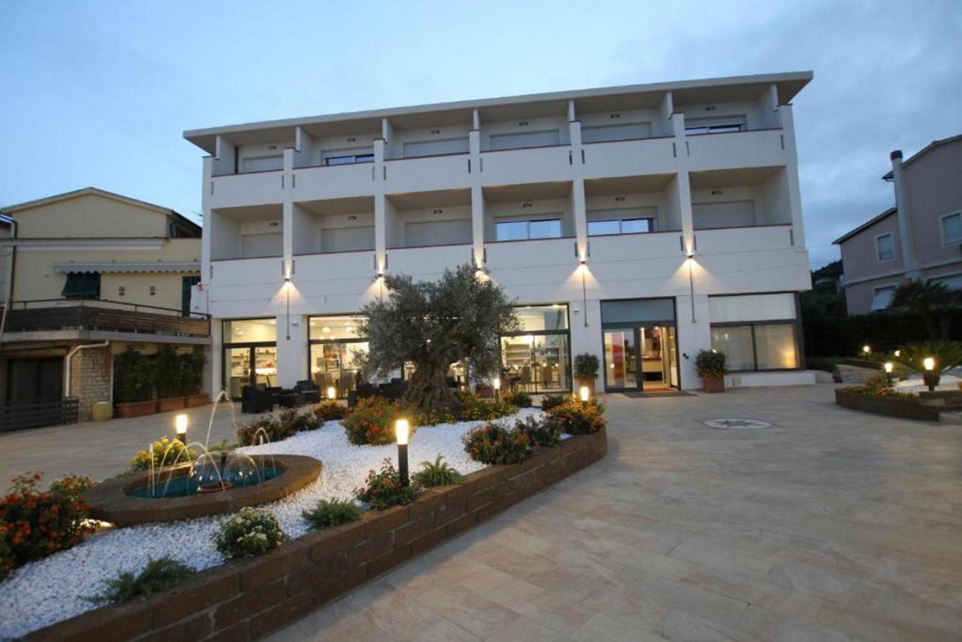Hotel Levante - Isola D'Elba กาโว ภายนอก รูปภาพ